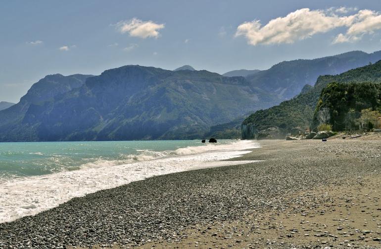 ΦΑΡΑΓΓΙ ΣΤΡΟΠΩΝΩΝ - ΧΙΛΙΑΔΟΥ