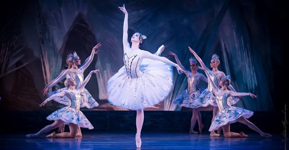 Η ΒΑΣΙΛΙΣΣΑ ΤΟΥ ΧΙΟΝΙΟΥ