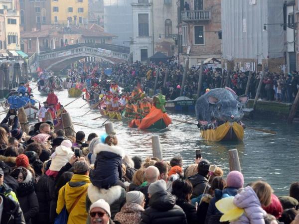 ΚΑΡΝΑΒΑΛΙ ΒΕΝΕΤΙΑΣ – ΒΕΡΟΝΑ ΠΟΛΗ ΤΩΝ ΕΡΩΤΕΥΜΕΝΩΝ –ΣΙΡΜΙΟΝΕ –  ΛΙΜΝΗ ΓΚΑΡΝΤΑ 10 – 15/2/2024