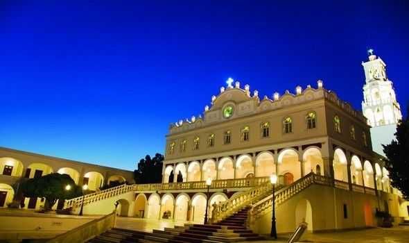 ΠΑΣΧΑ ΣΤΗΝ ΤΗΝΟ